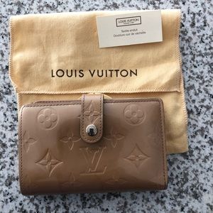 Louis Vuitton wallet  , 100% authentic !!!!!